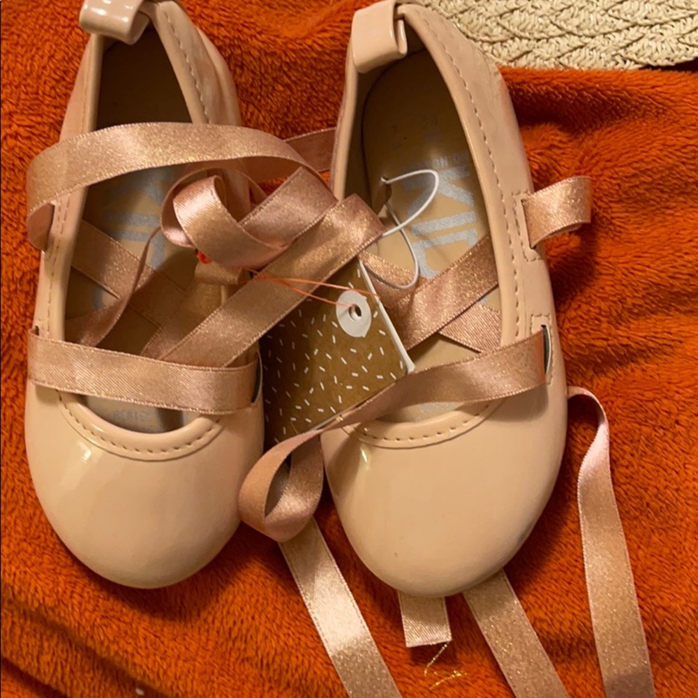 Girls shoes